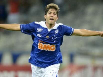 Lucas Silva celebra un gol.