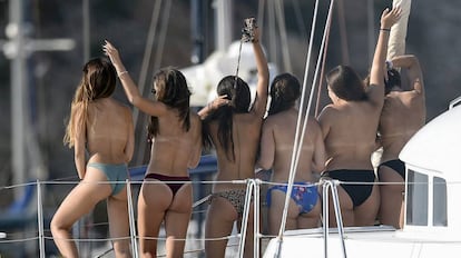 Aitana Ocaña y sus amigas en Ibiza.