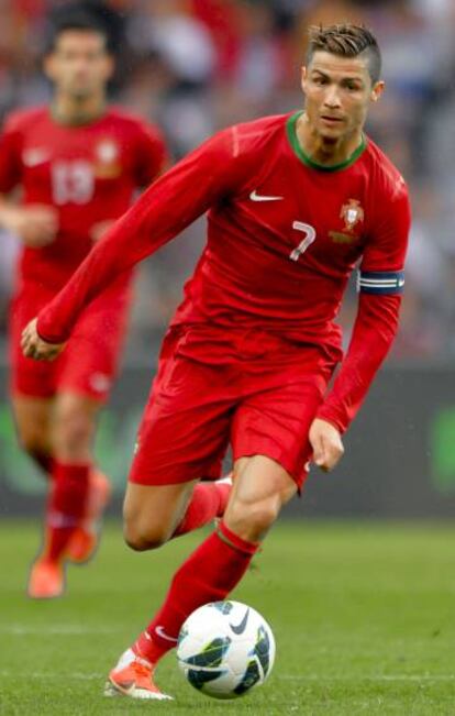 Cristiano Ronaldo mientras juega con el equipo de Portugal.