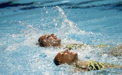 Las nadadoras espa&ntilde;olas Ona Carbonell (i) y Clara Camacho.