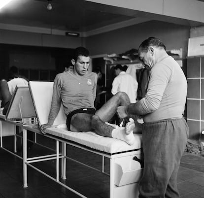 Amancio Amaro, en la vestuario del equipo blanco, en 1964.