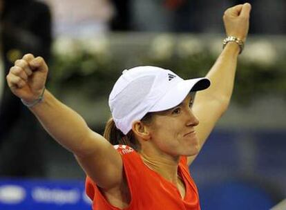 Henin celebra su triunfo en el Torneo de Maestras de Madrid.