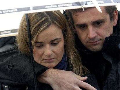 María, hija del empresario asesinado por ETA, Ignacio Uria, junto a su pareja