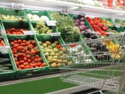 La ministra venezolana de Comercio, Edmée Betancourt, confirmó que el Gobierno "garantiza el abastecimiento" de los alimentos de consumo masivo al menos durante los próximos tres meses. EFE/Archivo