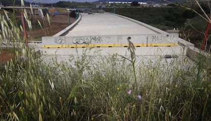 Obres sense acabar de la via B-40, el quart cinturó.