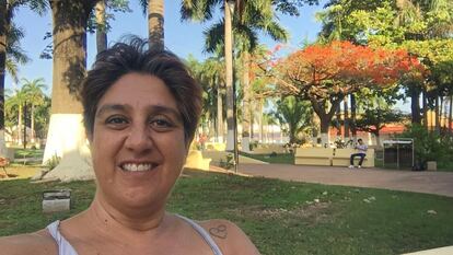 Yaniré Zamora, de 52 años, posa enel Parque Benito Juarez de Cozumel, Quintana Roo (Mexico)