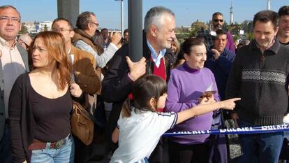 Griñán, en una carrera popular en San Juan de Aznalfarache. (Imagen cedida por el PSOE)