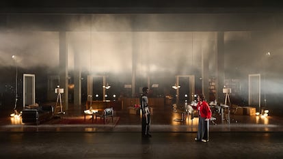 Escena de 'La tercera fuga', de Victoria Szpunberg, en el Teatre Nacional Catalunya.