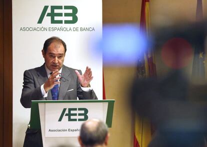 GRA287. MADRID, 17/12/2014.- El secretario general de la Asociaci&oacute;n Espa&ntilde;ola de Banca (AEB), Juan Pablo Villasante, durante la durante la presentaci&oacute;n de resultados de los bancos espa&ntilde;oles hasta septiembre, en la que asegurado que los resultados obtenidos en las pruebas realizadas por el Banco Central Europeo (BCE) &quot;ratifican la calidad, la transparencia y el rigor de la informaci&oacute;n p&uacute;blica de las entidades espa&ntilde;olas&quot;. EFE/Javier Liz&oacute;n