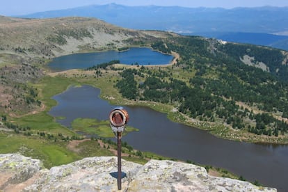 Las Lagunas de Neila, habitual en pruebas ciclistas como la Vuelta a España, atesora unas vistas panorámicas memorables.