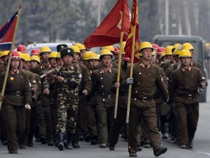 Soldados norcoreanos en Pyongyang.