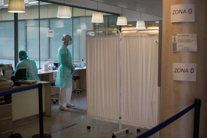 Recepción del Centro de Urgencias de Atención Primaria (CAP) de Casernes, en Barcelona.