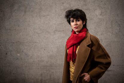 Isabel Villanueva, violinista, fotografiada en una calle del centro de Madrid.