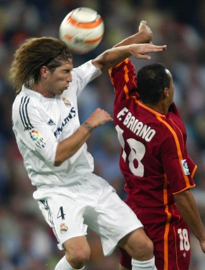 El 10 de septiembre, apenas dos días después, debutó como madridista bajo las órdenes de Vanderlei Luxemburgo durante un partido de Liga contra el Celta de Vigo en el Bernabéu, entrando tras el descanso. El Madrid perdió el partido 2-3.