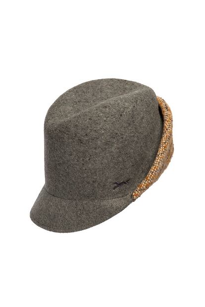 Gorro con solapa trasera en tejido tweed de Bimba & Lola. Precio: 59 euros