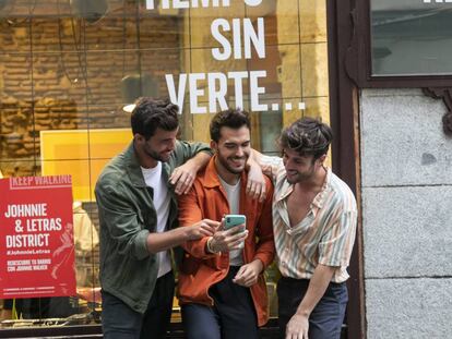 Daniel Acevedo, Alfonso Herrero y Nacho Velasco disfruntando del Barrio de Las letras.