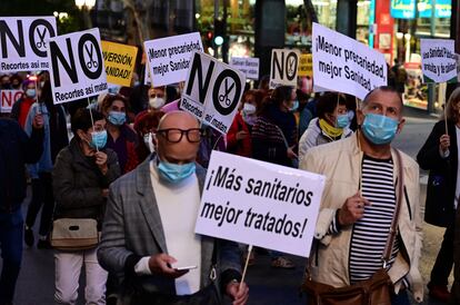 Vista general de la manifestación por la salud y la sanidad pública, el pasado 17 de octubre en el centro de la capital madrileña.