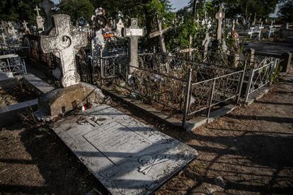 En el Cementerio Cosmopolita, en las afueras de Sulina y cerca del mar Negro, hay incluso la tumba de un pirata.