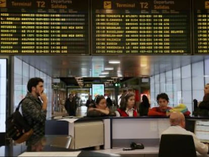 Al menos 26 aviones fueron desviados al mediodía por el cierre del espacio aéreo de Madrid por la presencia de un dron