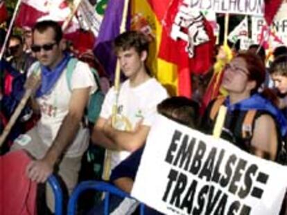 Los integrantes de la Marcha al Mediterráneo llegan a Zaragoza.