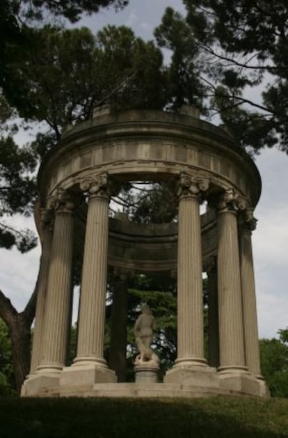 Templete del parque de El Capricho.