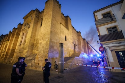 Vista de la fachada de la mezquita de Córdoba.