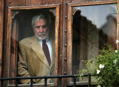 Carlos Castilla del Pino, en su casa de Castro del Río (Córdoba) en 2004.