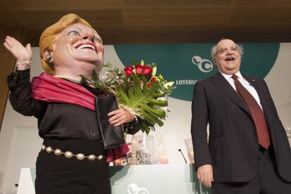 El consejero Mas-Collel recibe a la 'Tieta'.