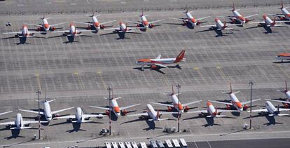 Aviones de EasyJet and Lufthansa en el aeropuerto de Berlín-Brandenburgo Airport, el 1 de junio.