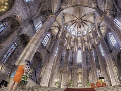 Interior del templo de Santa Mar&iacute;a del Mar.