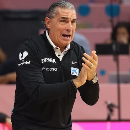 Basketball - FIBA EuroBasket 2025 - Group Phase - Spain v Greece - Spyros Kyprianou Athletic Center, Limassol, Cyprus - September 4, 2025 Spain head coach Sergio Scariolo reacts REUTERS/Yiannis Kourtoglou