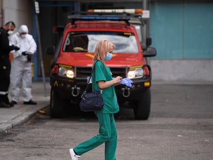 Una trabajadora del Hospital Clínico San Carlos de Madrid.