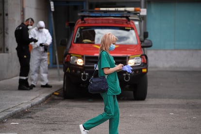 Una trabajadora del Hospital Clínico San Carlos de Madrid.