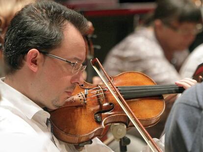 Vicente Cueva hará sonar un Stradivarius de 1691.