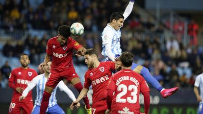 El Numancia en un partido de Liga contra el Málaga, el pasado mes de febrero.