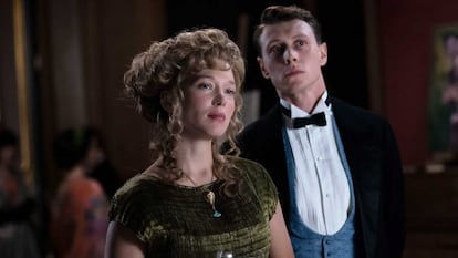 Léa Seydoux and George MacKay in 'The Beast'