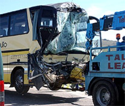 Estado en el que ha quedado el autobús de Continental Auto después del accidente