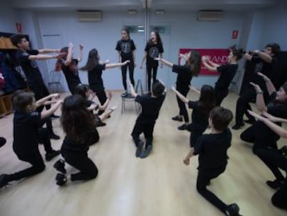 Más de una decena de escuelas de Madrid se han especializado en formar actores de teatro musical para nutrir una industria que no para de crecer