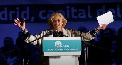 La candidata de Ahora Madrid, Manuela Carmena, se dirige a los simpatizantes.
