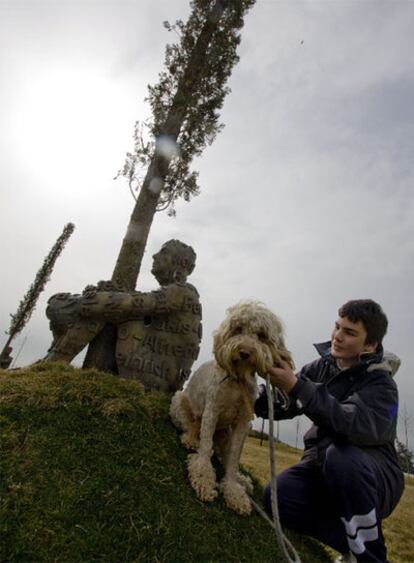 <b><i>El corazón de los árboles,</b></i> una instalación de Jaume Plensa en el Parque Sur Fuentelucha, Alcobendas. 

El Museo de los Bonsáis de Alcobendas.