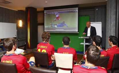 Collina, con los jugadores de la selección