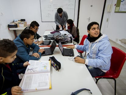 La doble identidad de los niños migrantes de Tortosa