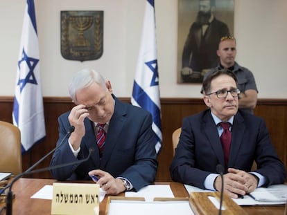 O primeiro-ministro israelense, Benjamin Netanyahu, na reunião do Governo do domingo.