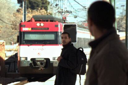 Un tren llega a la estación de Alcalá de Henares, en una escena de <i>11-M. Los hechos probados.</i>