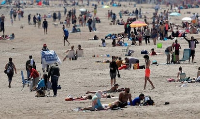 Playa de la Malva-rosa, en Valencia, este sábado.