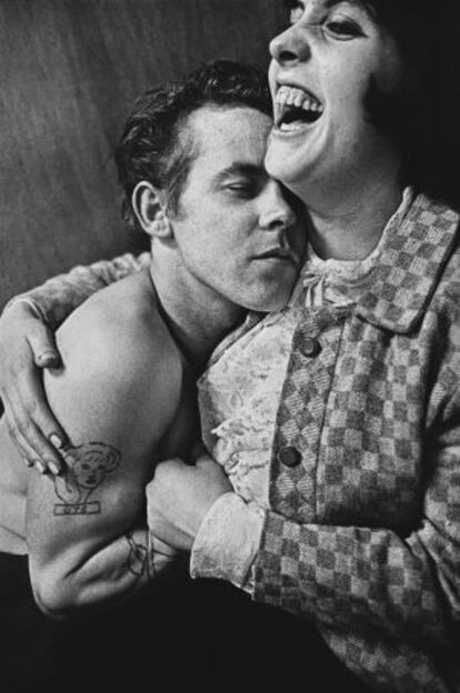 'Lilly y Rose', de la serie Café Lehmitz, de Anders Petersen.