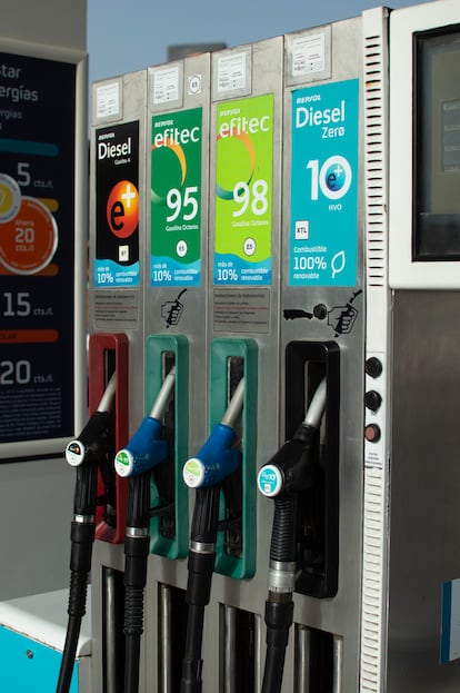 Repsol se ha convertido en la primera compañía en suministrar combustible 100% renovable a sus clientes en 140 estaciones de servicio de la Península Ibérica. Serán 600 a finales de año.
