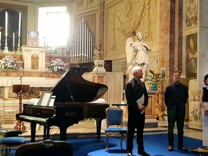 Estreno de 'Pentaphonics' de Eduardo Soutullo (en el centro), en la Real Academia de España en Roma, en una imagen cedida por el compositor.