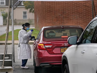 Un centro de pruebas de coronavirus a las afueras de Nueva York.