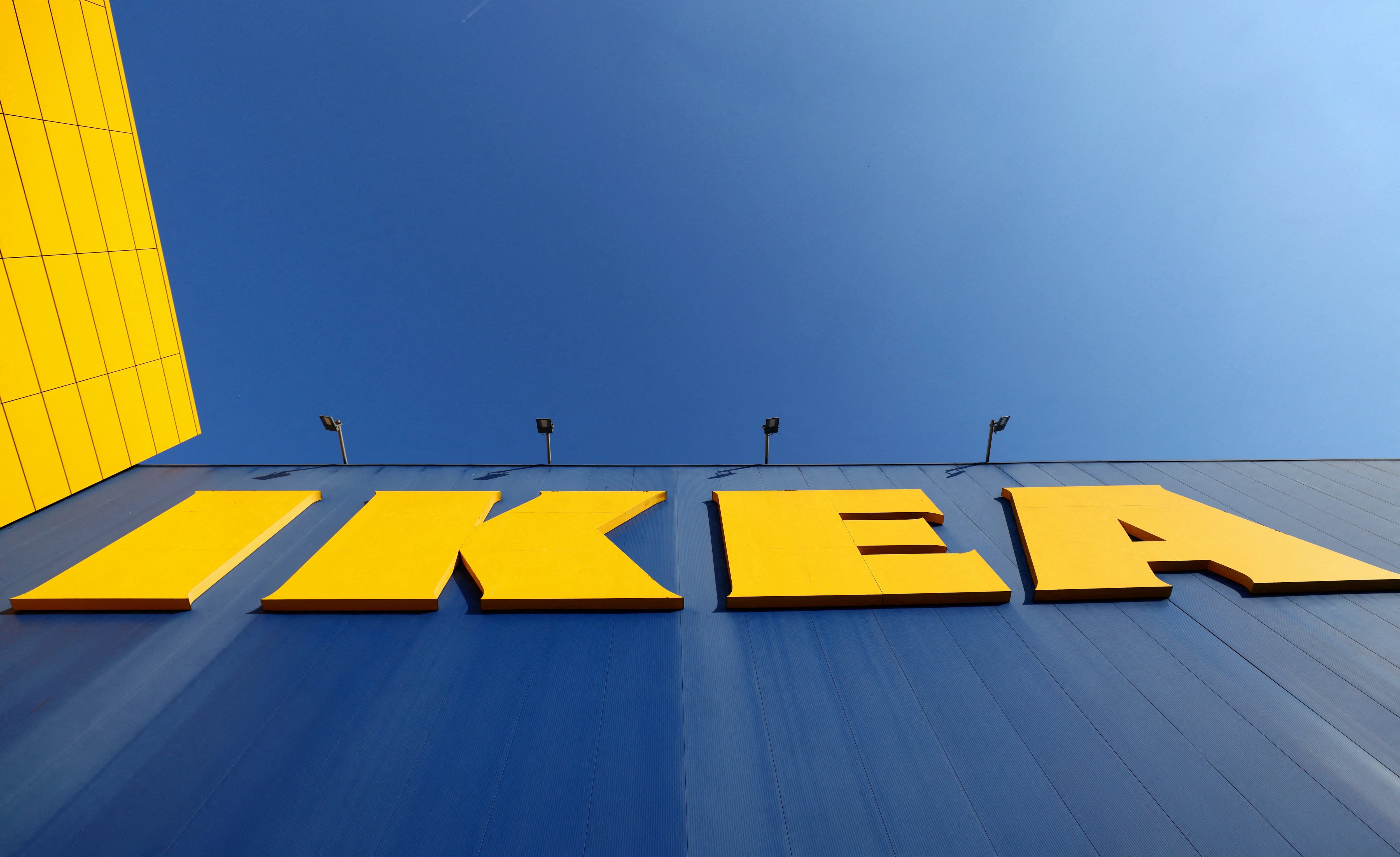 Ikea reduce un 5% sus ventas, pero factura ya 1.500 millones con sus albóndigas